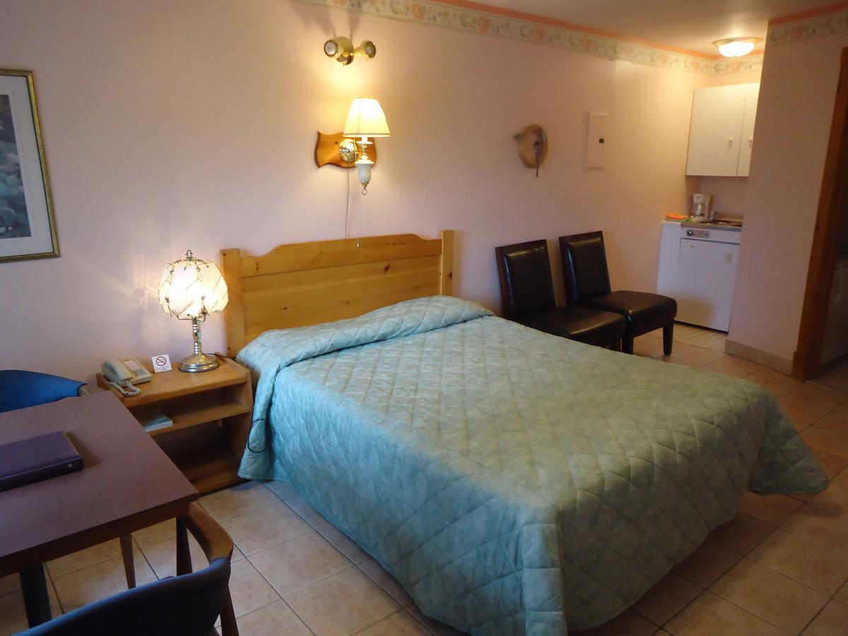 Motel Cote Rivière-du-Loup Buitenkant foto