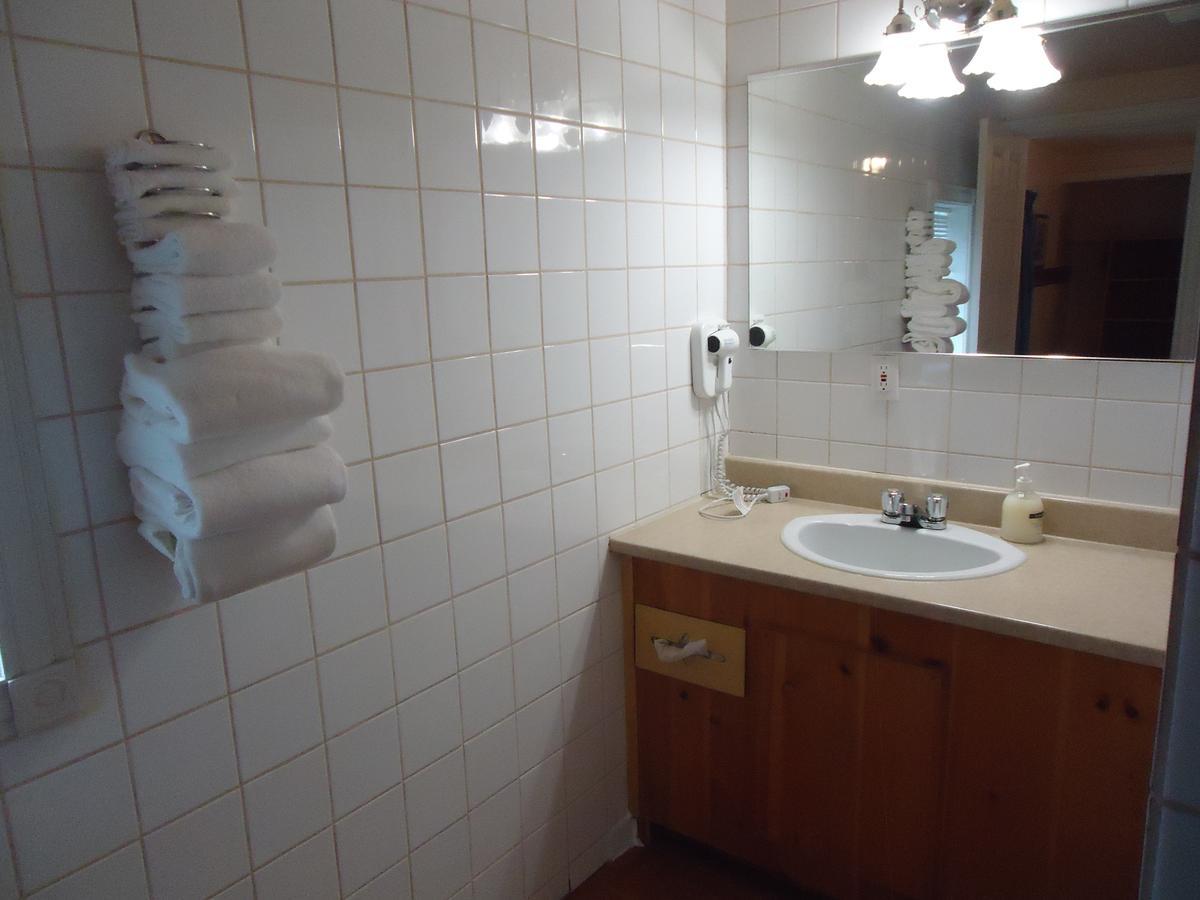 Motel Cote Rivière-du-Loup Buitenkant foto