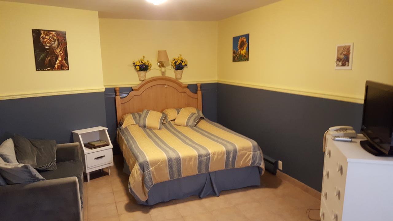 Motel Cote Rivière-du-Loup Buitenkant foto
