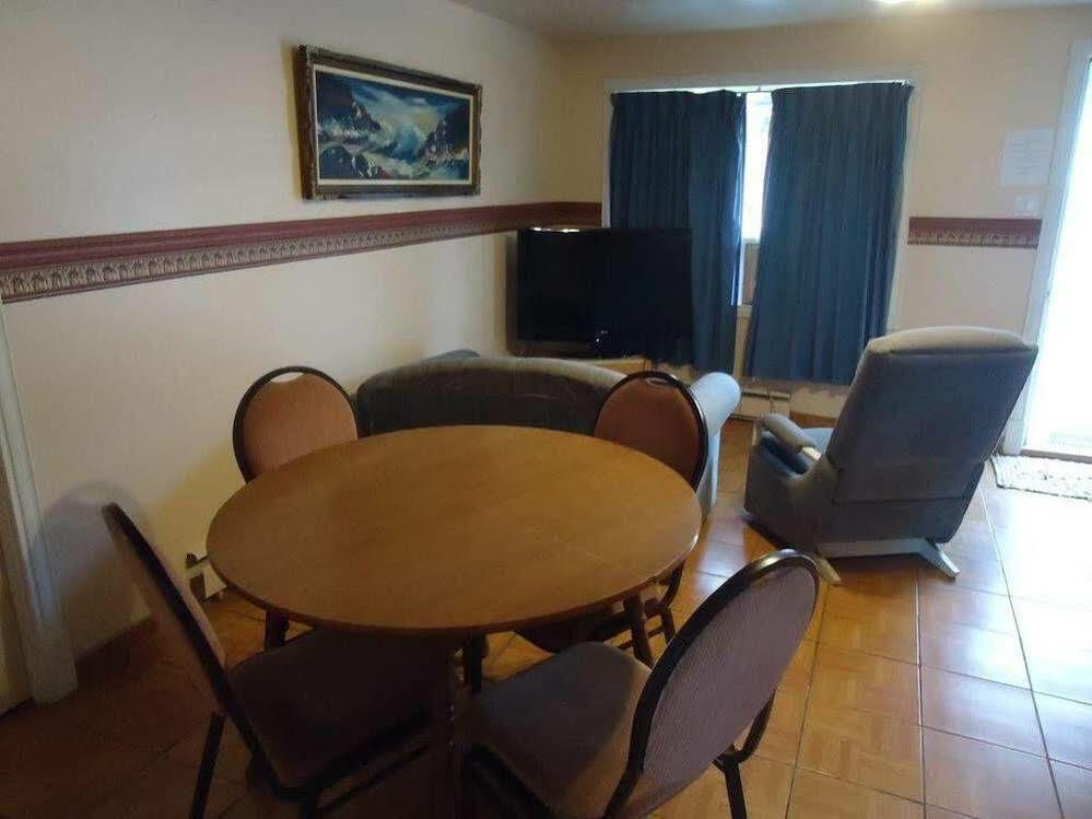 Motel Cote Rivière-du-Loup Buitenkant foto